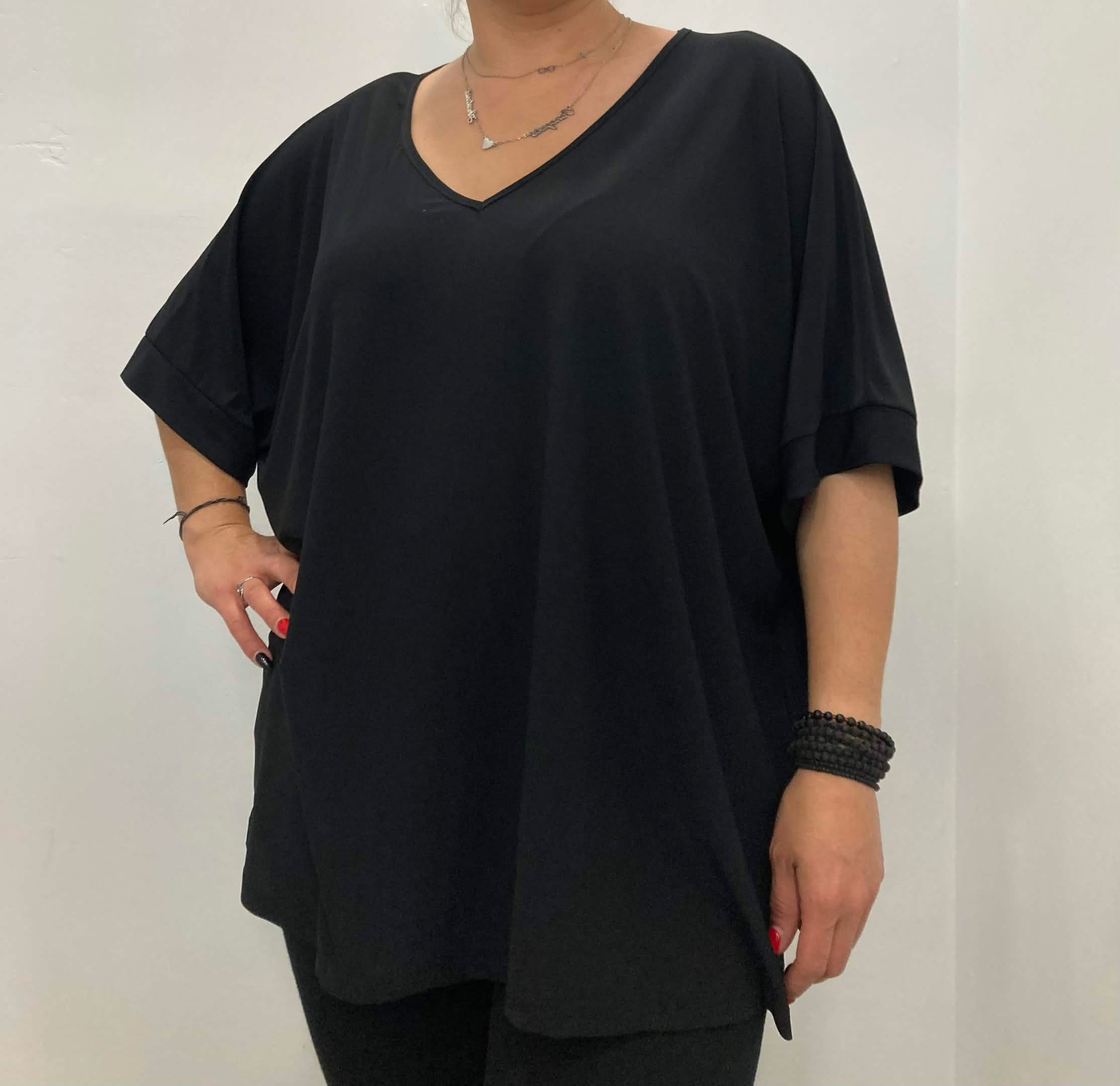 Κοντομάνικη oversized μαύρη μπλούζα