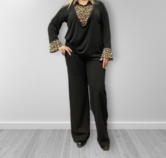 Long-sleeved shirt with fine mesh