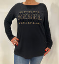 Μακρυμάνικη μαύρη μπλούζα με τύπωμα "REBEL"