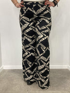 Knitted trousers with geometric patterns