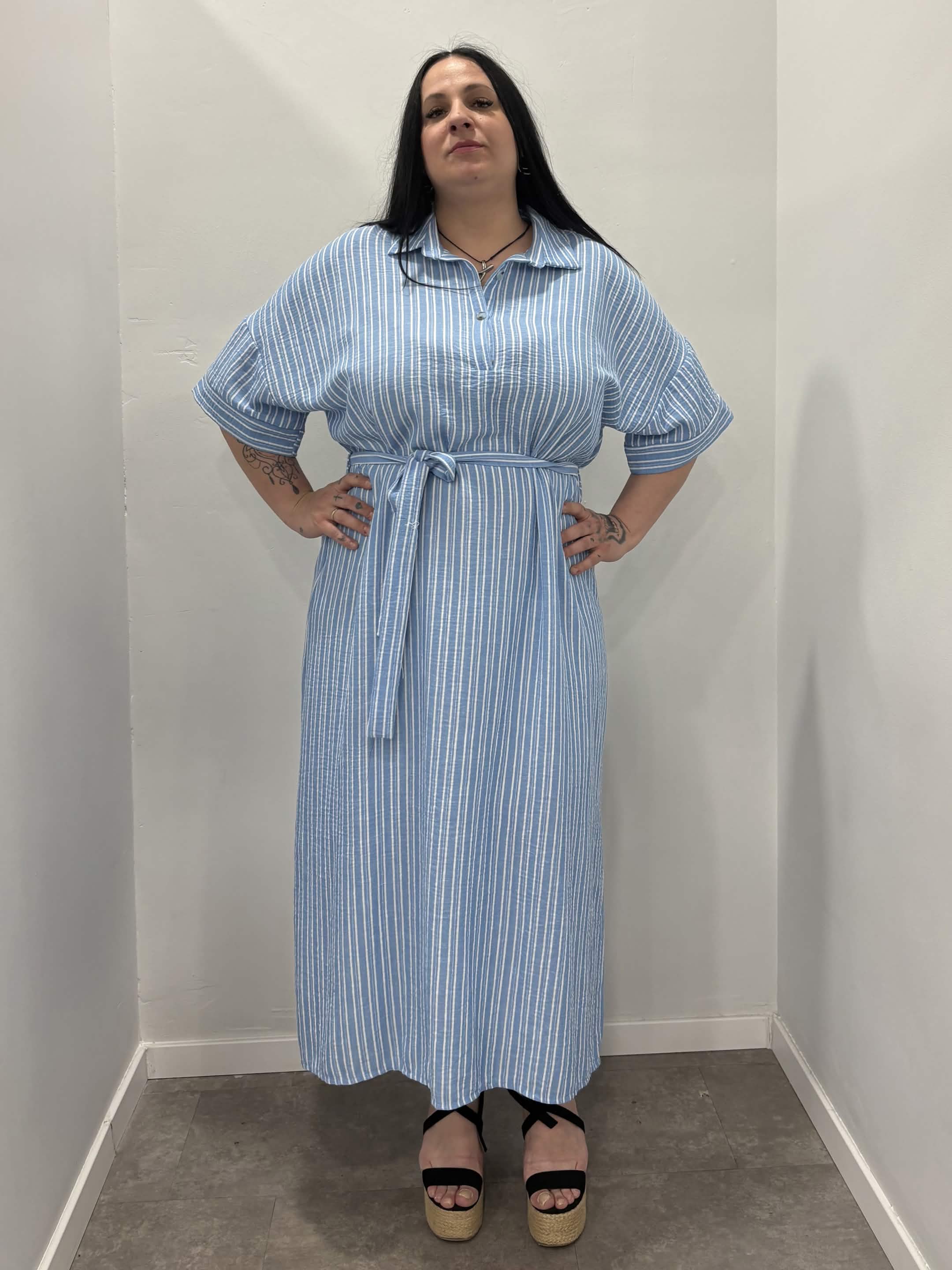 Short-sleeved blue long striped collared dress