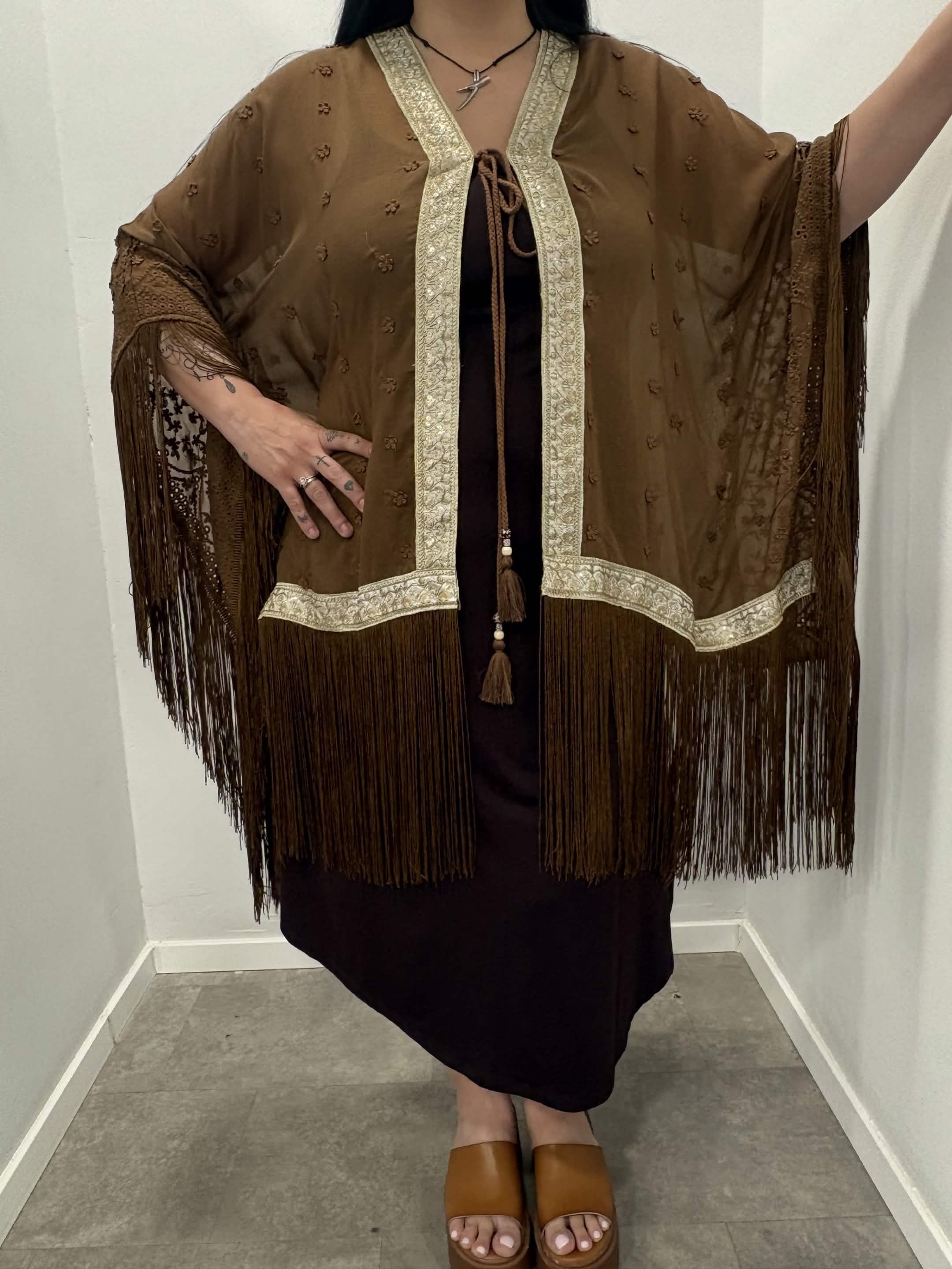 Kimono with fringe and gold trim
